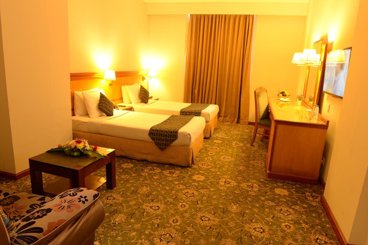 Phoenicia Hotel Manama Exterior photo